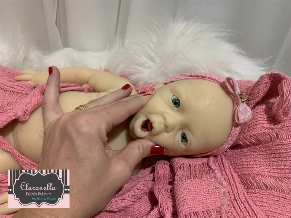 bebê reborn silicone sólido cru